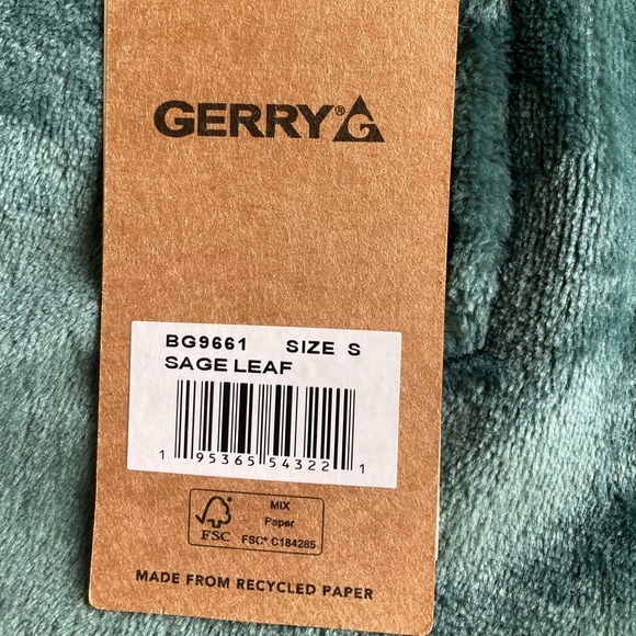 Women’s Gerry Plush Pile Pullover Size Small NWT - Picture 3 of 5